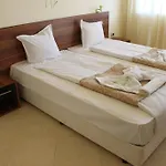 Hotel Brilliance Warna