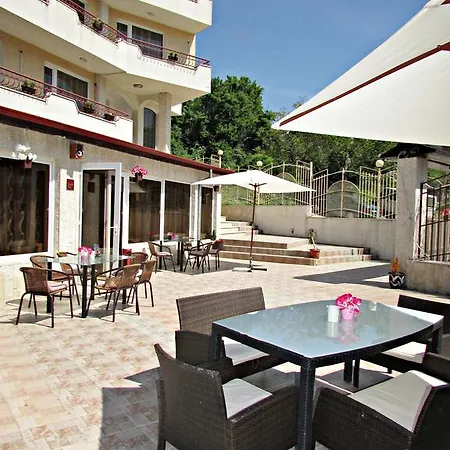 Brilliance Hotell 3*