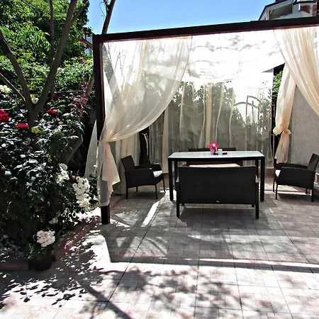 Brilliance فندق 3*