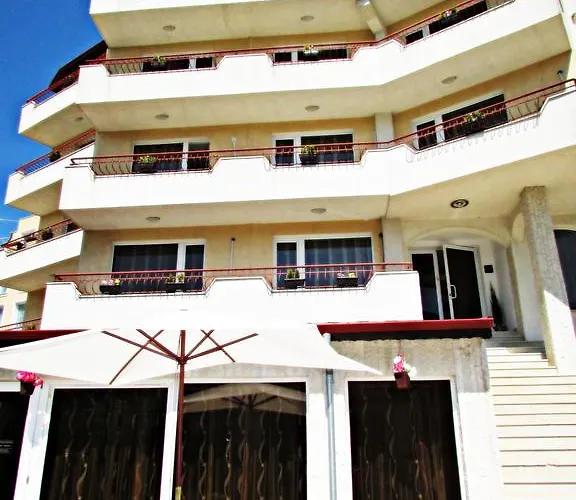 Отель Brilliance 3*